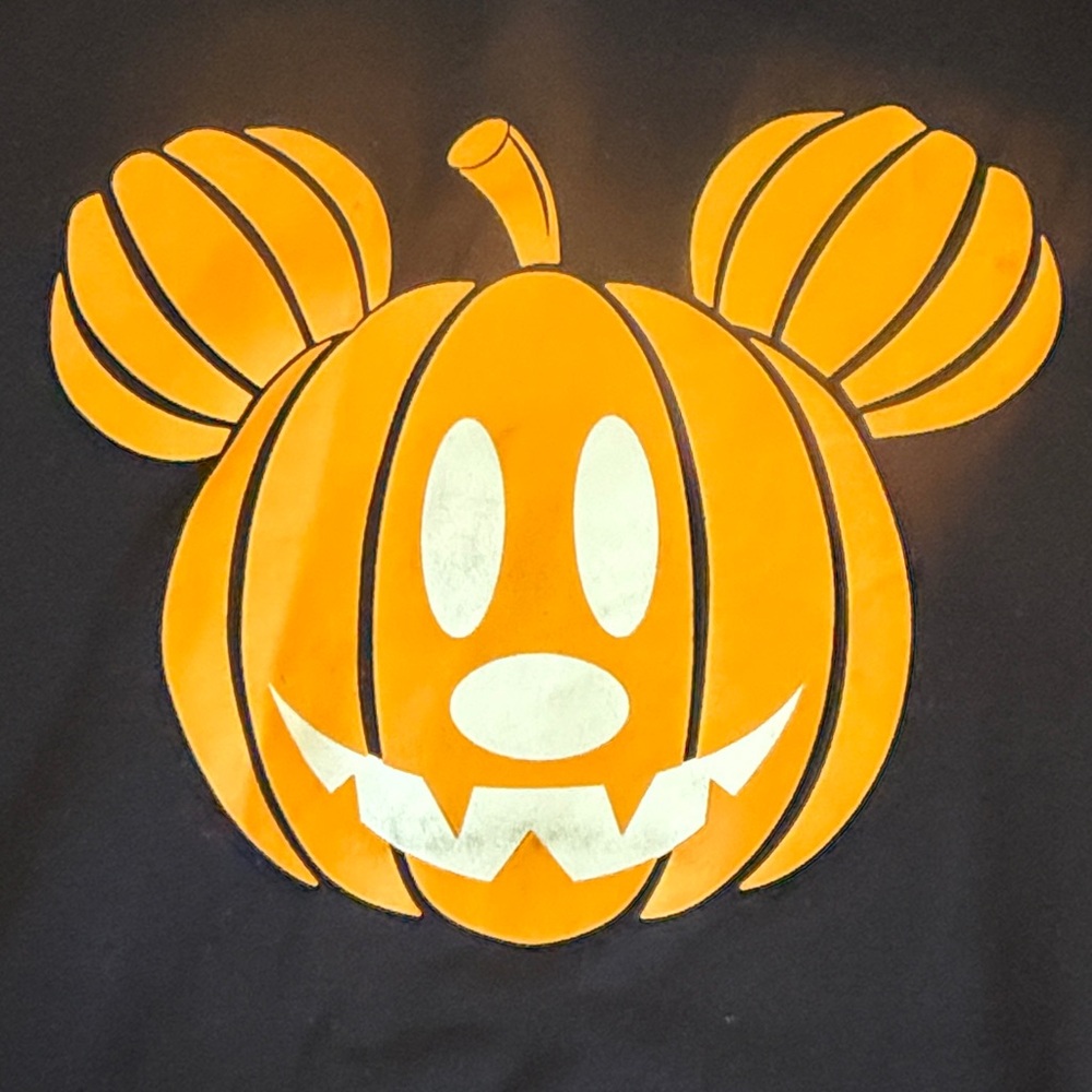 PatPat Black Top with Pumpkin Graphic Face Features Glow In The Dark Size M - Picture 4 of 11